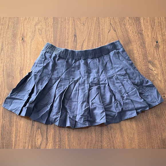Abercrombie Kids Girls Navy Uniform Pleated Skirt w Built In Shorts Size 15 / 16 - Picture 1 of 3